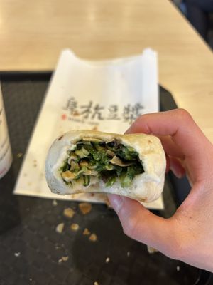 The cabbage bun  at Shàng Dǐng HuángJiā 上頂皇家 - Main Station in Taipei