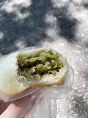 Bun filled with spoon cabbage from Shàng Dǐng Huángjiā Main Station, Taipei  at Shàng Dǐng HuángJiā 上頂皇家 - Main Station in Taipei