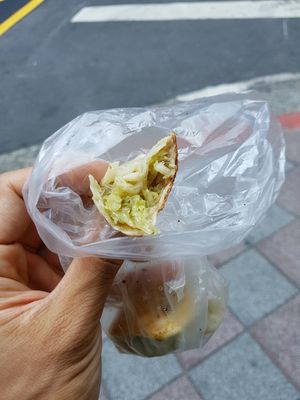 Gyoza (Pan fried dumpling) NTW 50 cents. at Shàng Dǐng HuángJiā 上頂皇家 - Main Station in Taipei