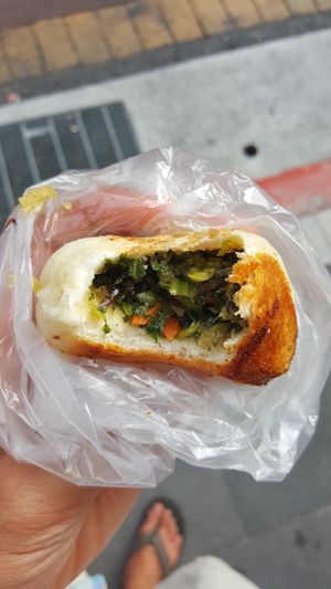 Mustard green bun at Shàng Dǐng HuángJiā 上頂皇家 - Main Station in Taipei