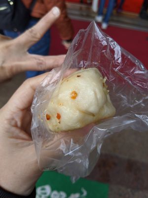 Bamboo shoot bun with chilli at Shàng Dǐng HuángJiā 上頂皇家 - Main Station in Taipei