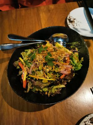 Soba mango salad at Sushi Momo in Montreal