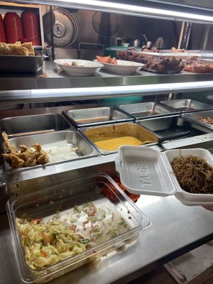 limited food items left by lunch time   at Zhen Vegetarian 镇斋素食 in West Singapore