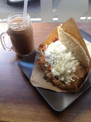 Schoko-Minz-Smoothie und veganer Döner - zusammen 9€ at Vegansky in Dortmund