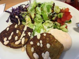 vegan patty & salad at Veganatural in Giessen