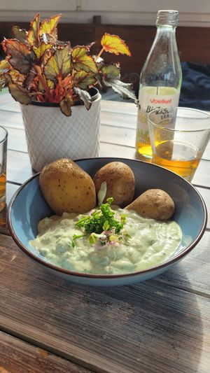 Grüne Soße mit Kartoffeln 😍 at Veganatural in Giessen