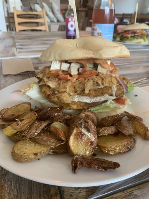 Hemp burger with “Bratkartoffeln" at Veganatural in Giessen