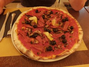 Pizza vegan capricciosa at Origano Trevi in Rome