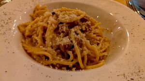 Spaghetti carbonara at Origano Trevi in Rome