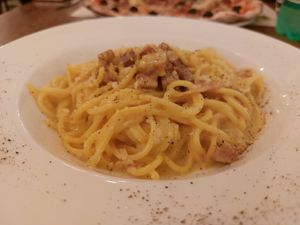 Spaghetti carbonara at Origano Trevi in Rome