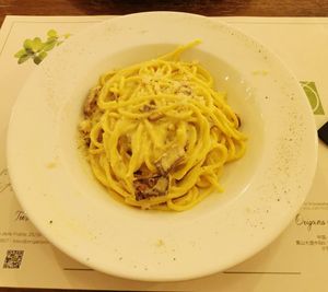 Pasta carbonara at Origano Trevi in Rome