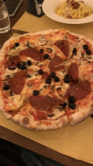 vegan capricciosa and vegan carbonara  at Origano Trevi in Rome