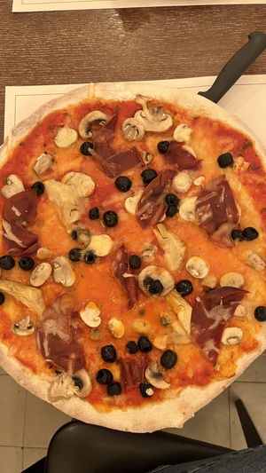 Vegan pizza  at Origano Trevi in Rome