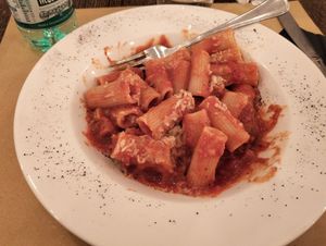 Fusilli all'amatriciana Vegani. Ottimi! #Veganuary at Origano Trevi in Rome