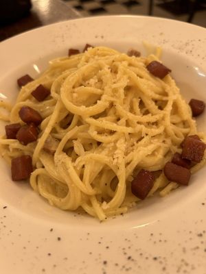 Carbonara  at Origano Trevi in Rome