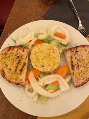 Hummus con verdure  at Origano Trevi in Rome