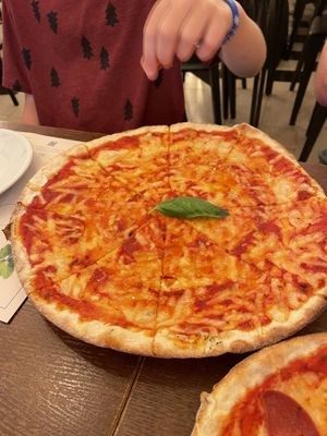 Margherita pizza   at Origano Trevi in Rome