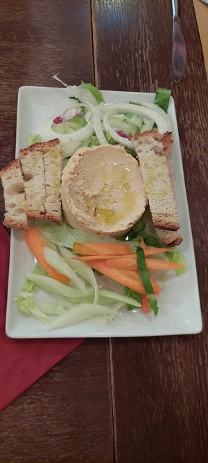 Hummus at Origano Trevi in Rome