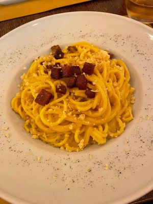 Carbonara at Origano Trevi in Rome
