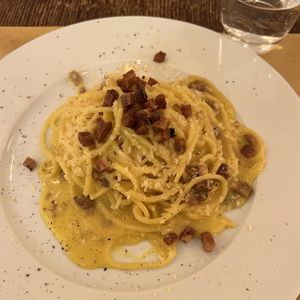 vegan carbonaraa  at Origano Trevi in Rome