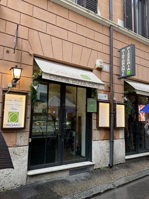 Entrance  at Origano Trevi in Rome