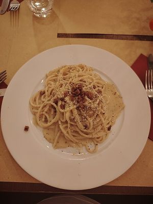Vegan carbonara at Origano Trevi in Rome