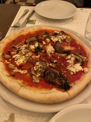 Vegan pizza at Origano Trevi in Rome