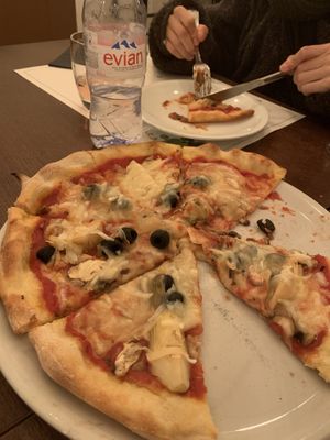 Pizza vegana at Origano Trevi in Rome