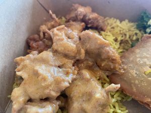 this chickn tikka masala was GOOD AS HELL.  wish i knew what chickn brand they used...could be May Wah?   at Jungle Cafe in Brooklyn