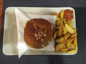 Black Mamba at Black Mamba Burgers and Records in Porto