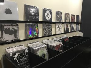 April 2018 at Black Mamba Burgers and Records in Porto