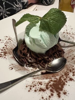 “After eight” spaghetti  at Ristorante Da Mario alla Fava in Venice