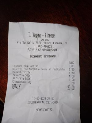 Cuenta para dos at Il Vegano Bistrot in Florence