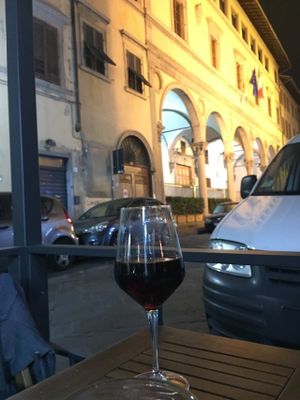 has a street terrace at Il Vegano Bistrot in Florence