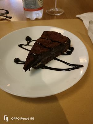 Torta pere e cioccolato at Il Vegano Bistrot in Florence