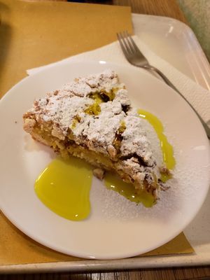 Cream pie at Il Vegano Bistrot in Florence