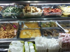 ready cooked dishes at Kingsland Vegetarian - Food Stall in Central Singapore