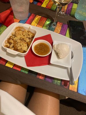 Crumble di mele e gelato at Amaranto in Ravenna