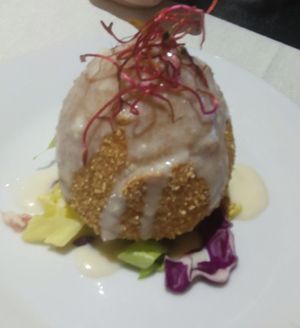 Rice ball with vegan mozzarella at Amaranto in Ravenna