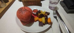 Vegan burger with potatoes at Amaranto in Ravenna