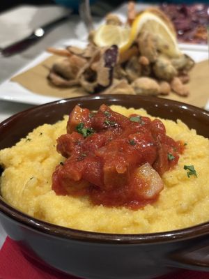 Gulash di seitan con polenta gialla   at Amaranto in Ravenna