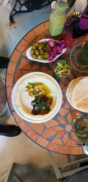 Regular hummus with tahini and aubergine at Sir Hummus in Amsterdam