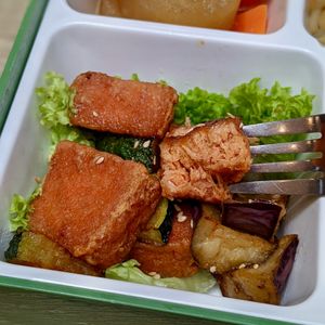 Tokusei Salmoniee Bento at Greendot 绿一点 - Paya Lebar in Central Singapore
