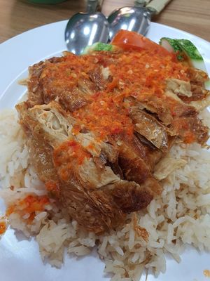 Chicken rice at Tanaka Vegetarian 田中素食 - Fajar in West Singapore