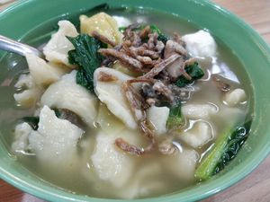 Mee hoon kueh!  Superb! The kueh is thicker and chewy at Tanaka Vegetarian 田中素食 - Fajar in West Singapore