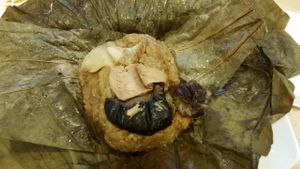 glutinous rice in lotus leaf at Clover 8 in Central Singapore