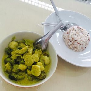 green curry at SuratThani Vegetarian in Surat Thani
