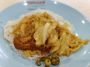 economic bee hoon with curry vegetables  at SIN - Ba Fang Vegetarian 八方素食 - T2 in East Singapore
