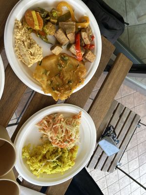 Piatto simile al precedente con anche frittellin a di ceci   at Ravegan Gastronomia in Ravenna