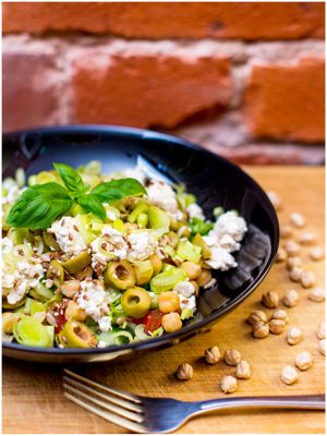main salad + olives, leak, vegan 'feta cheese', olive oil-oregano sauce at Vegan Inspiratsioon in Tallinn